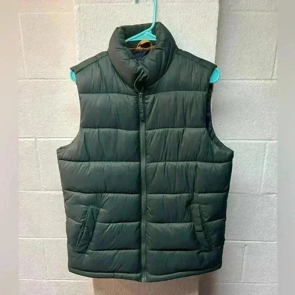 Old Navy Other - Old Navy puffer vest. Size Small